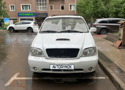 Kia Carnival 2004 года