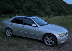 Lexus IS 2000 года