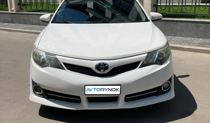 Toyota Camry 2014 года