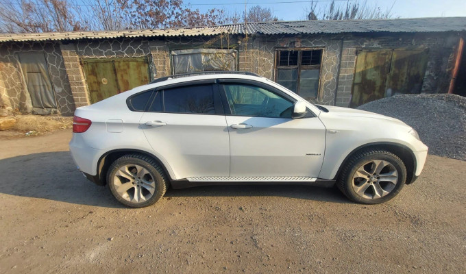 BMW X6 2010 года