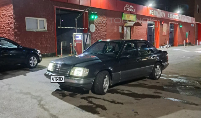Mercedes-Benz E-Класс 1995 года