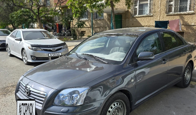 Toyota Avensis 2005 года