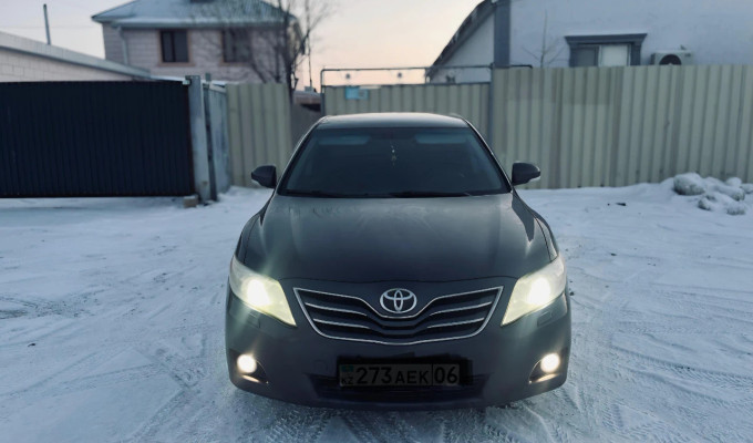 Toyota Camry 2011 года