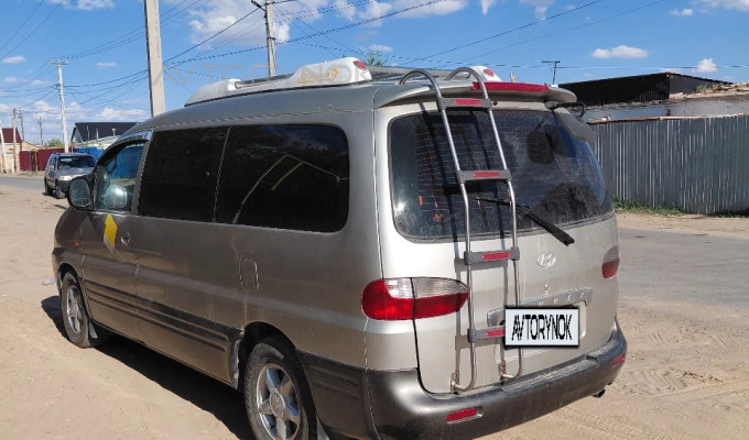 Hyundai Starex 2003 года