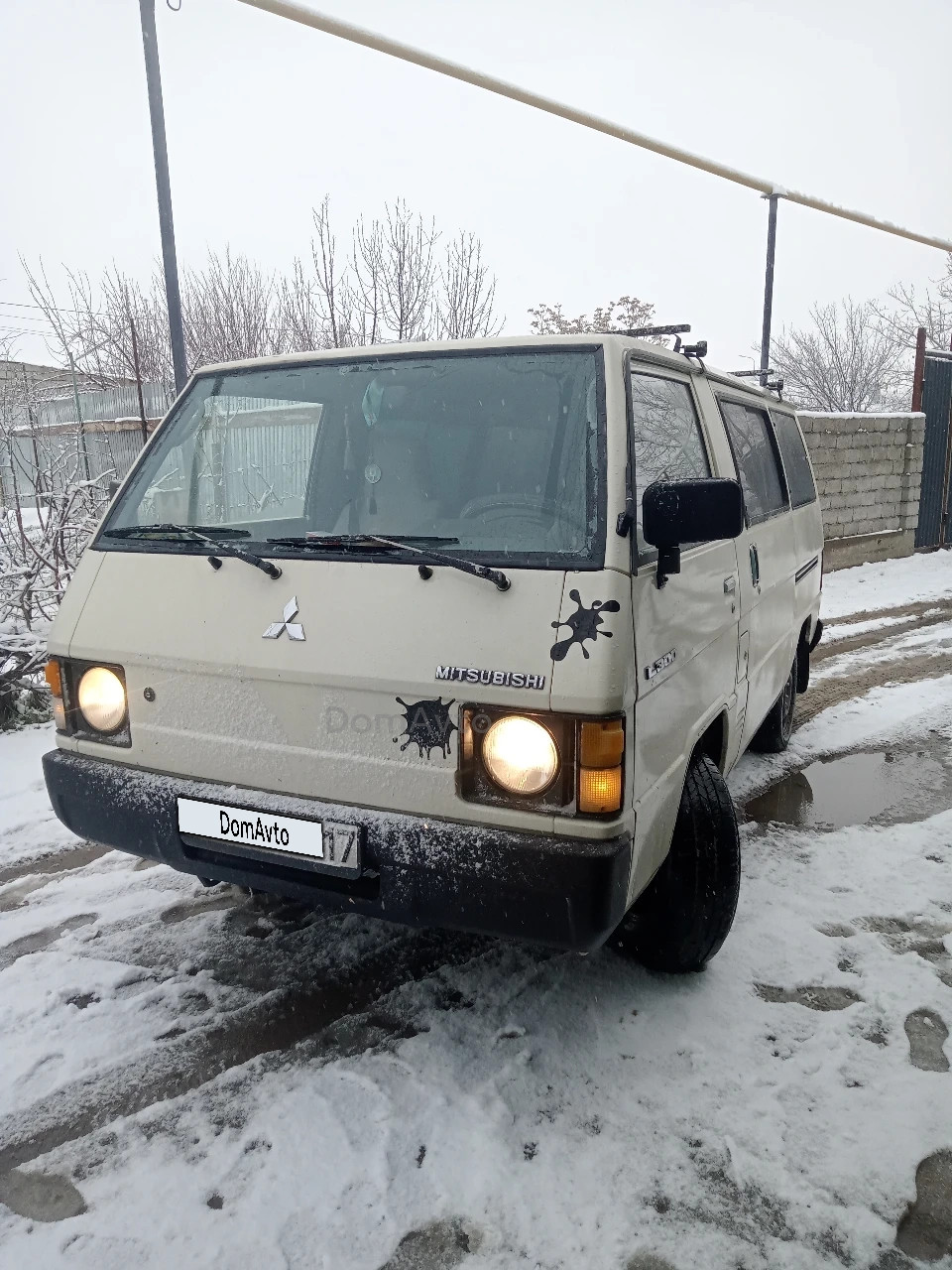 Mitsubishi L300, 1986