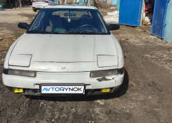 Mazda 323 1990 года