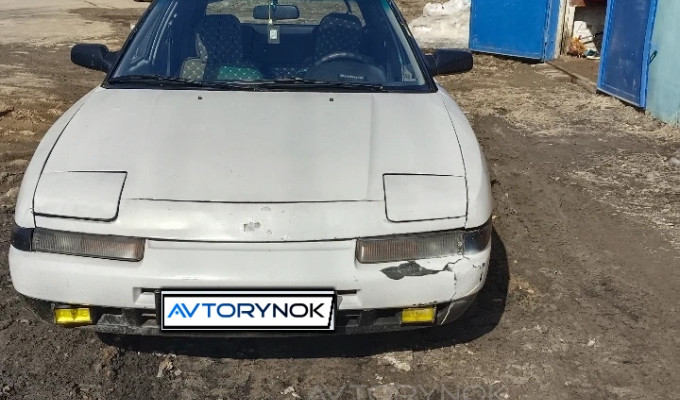 Mazda 323 1990 года
