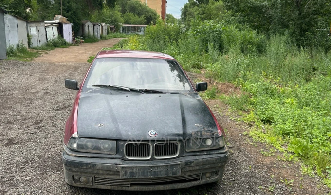 BMW 3 серия 1992 года