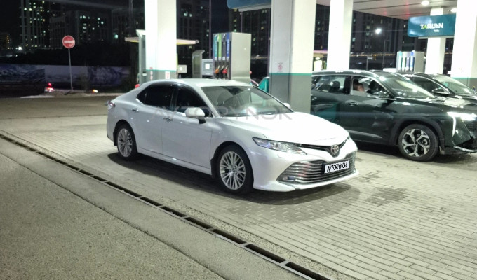 Toyota Camry 2019 года