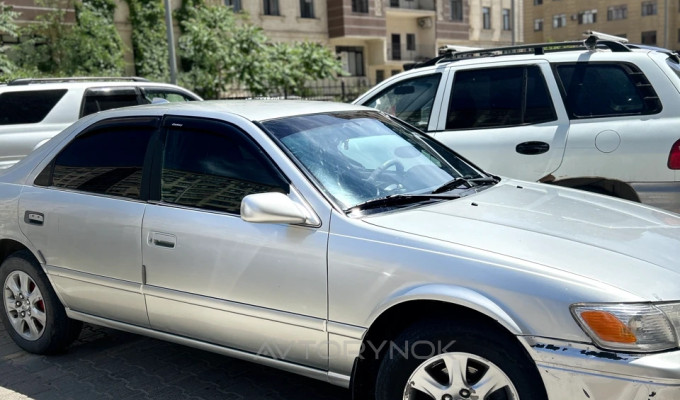 Toyota Camry 2001 года