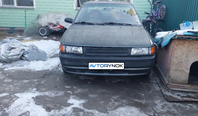 Mazda 323 1989 года