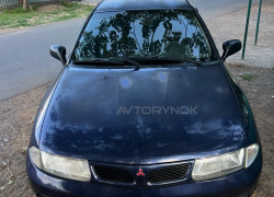 Mitsubishi Carisma 1998 года