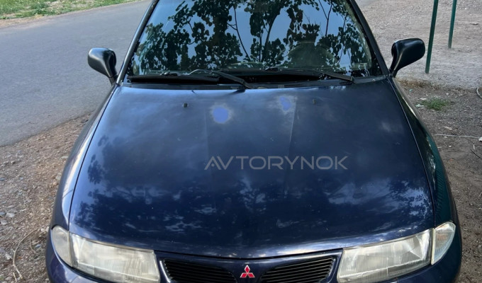 Mitsubishi Carisma 1998 года