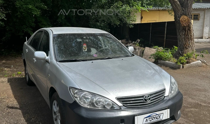 Toyota Camry 2005 года