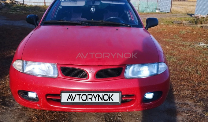 Mitsubishi Carisma 1998 года
