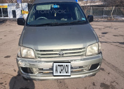 Toyota Town Ace Noah 1997 года