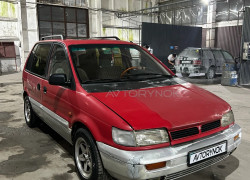 Mitsubishi Space Runner 1994 года