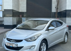 Hyundai Elantra 2013 года