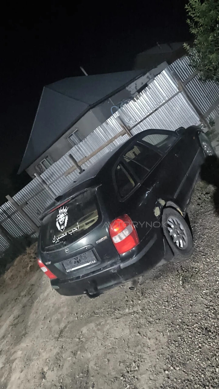 Mazda 323, 2000