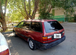 Volkswagen Passat 1990 года