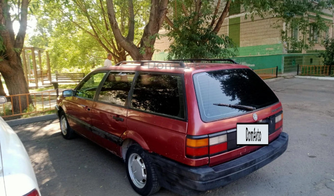 Volkswagen Passat 1990 года