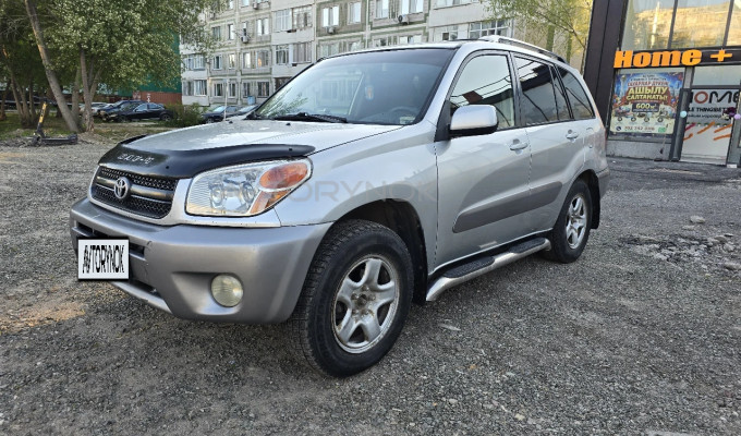 Toyota RAV4 2005 года