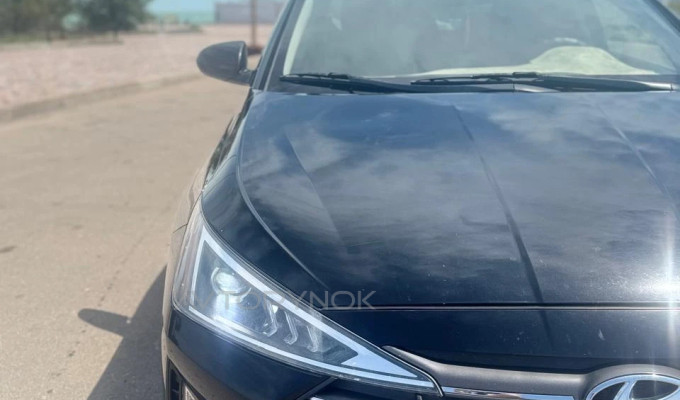 Hyundai Elantra 2018 года