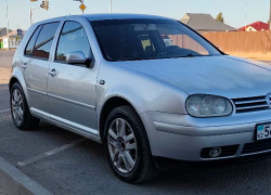 Volkswagen Golf 2003 года