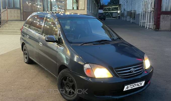 Toyota Nadia 1999 года