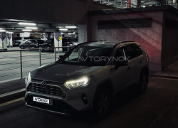 Toyota RAV4 2020 года