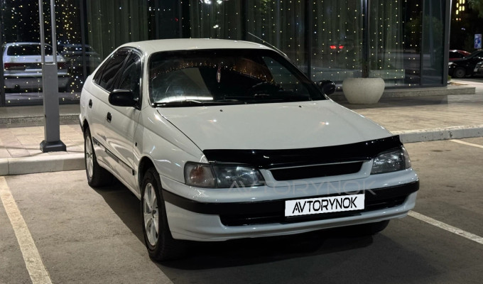 Toyota Carina E 1993 года