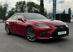Lexus ES 2021 года