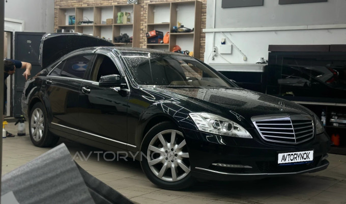 Mercedes-Benz S-Класс 2006 года