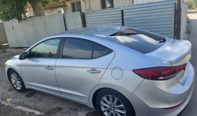 Hyundai Elantra 2017 года