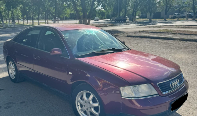 Audi A6 1998 года