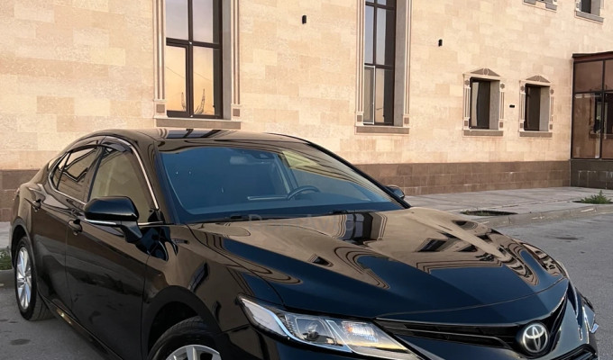 Toyota Camry 2023 года