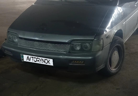 Nissan Prairie 1992 года