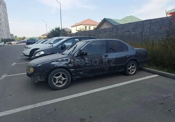 Nissan Primera 1992 года