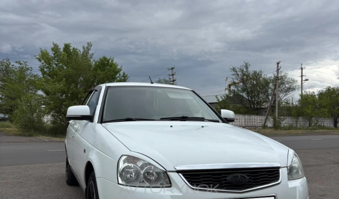 ВАЗ (Lada) Priora 2015 года