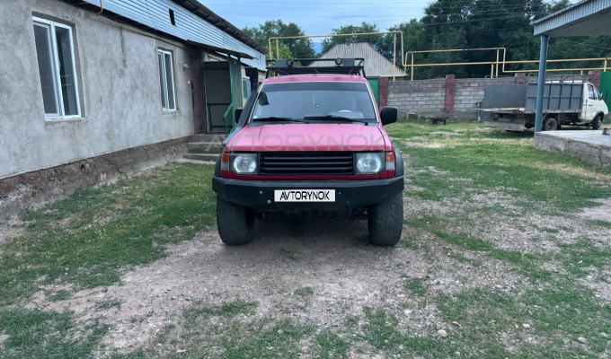 Mitsubishi Pajero 1992 года