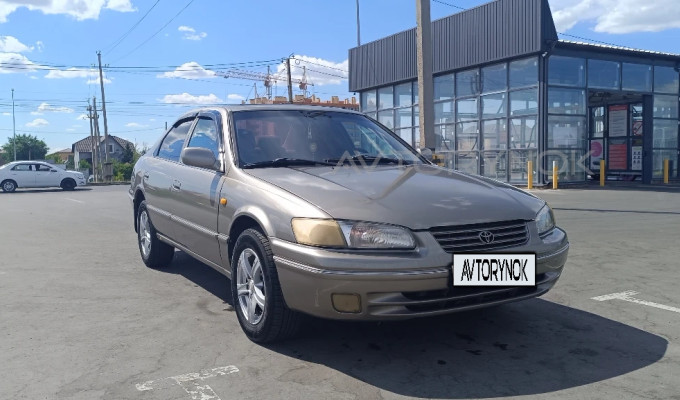Toyota Camry 1998 года