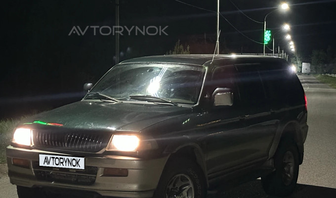 Mitsubishi Montero Sport 1999 года