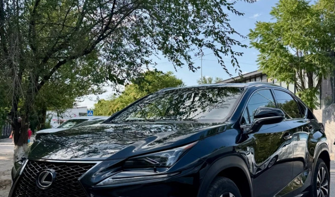 Lexus NX 2020 года