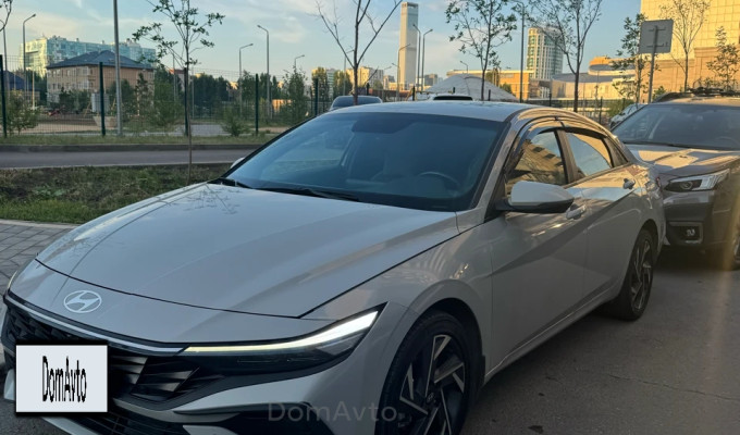 Hyundai Elantra 2024 года