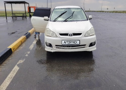 Toyota Ipsum 2003 года