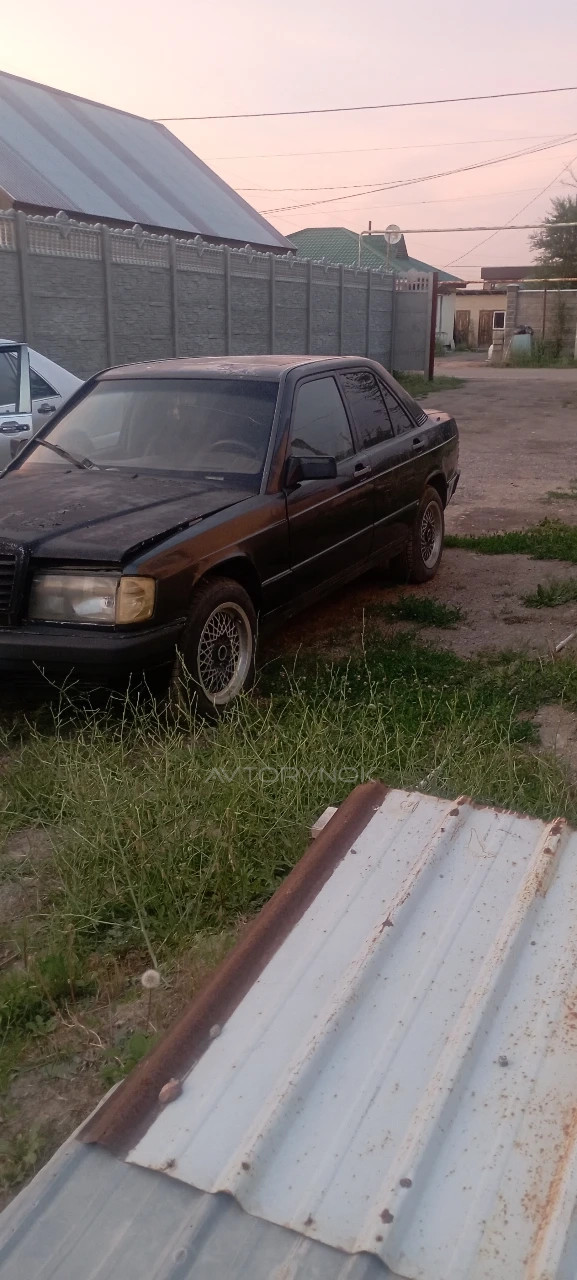 Mercedes-Benz 190, 1989