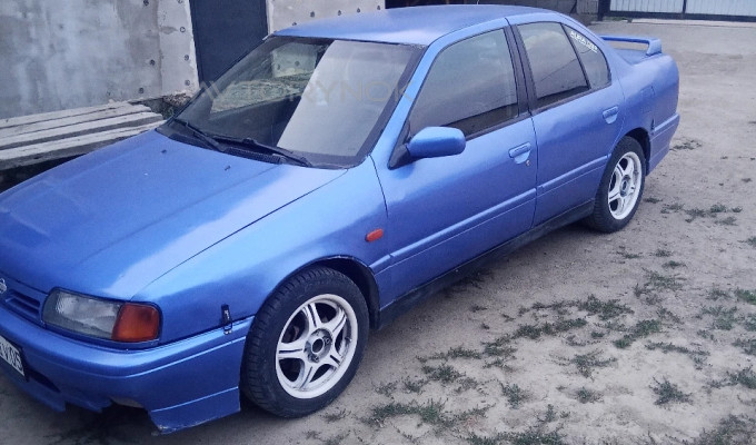 Nissan Primera 1995 года