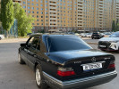 Mercedes-Benz E-Класс 1993 года