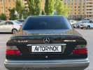 Mercedes-Benz E-Класс 1993 года