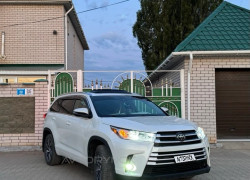 Toyota Highlander 2017 года